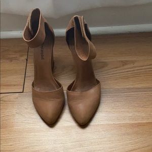 Jeffrey Campbell peaks point wedge